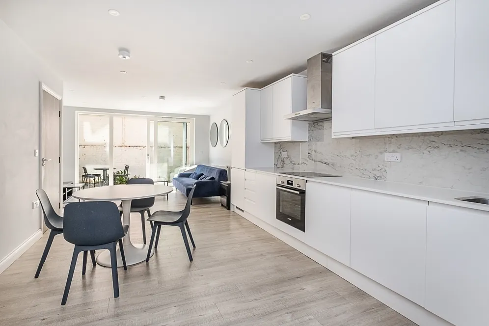 Wells Walk, E7 photo 2
