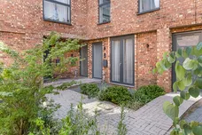 Wells Walk, E7 photo 15