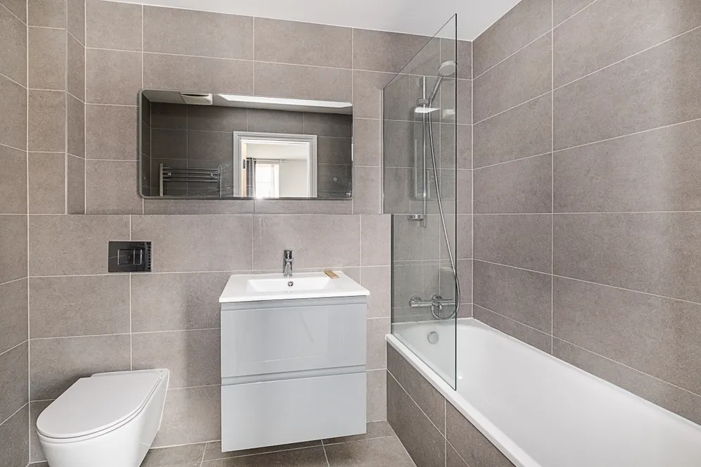 Wells Walk, E7 photo 6