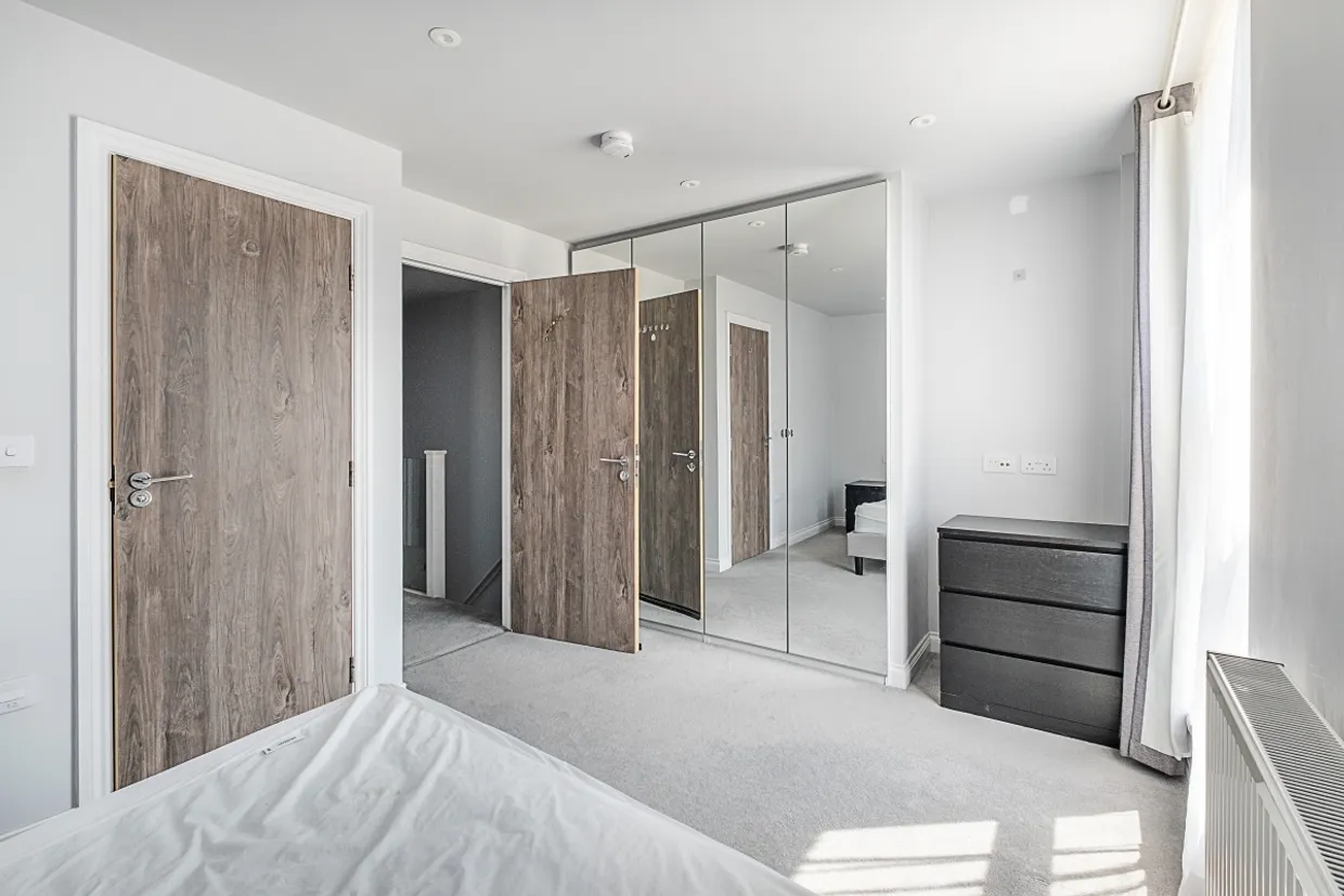 Wells Walk, E7 photo 10
