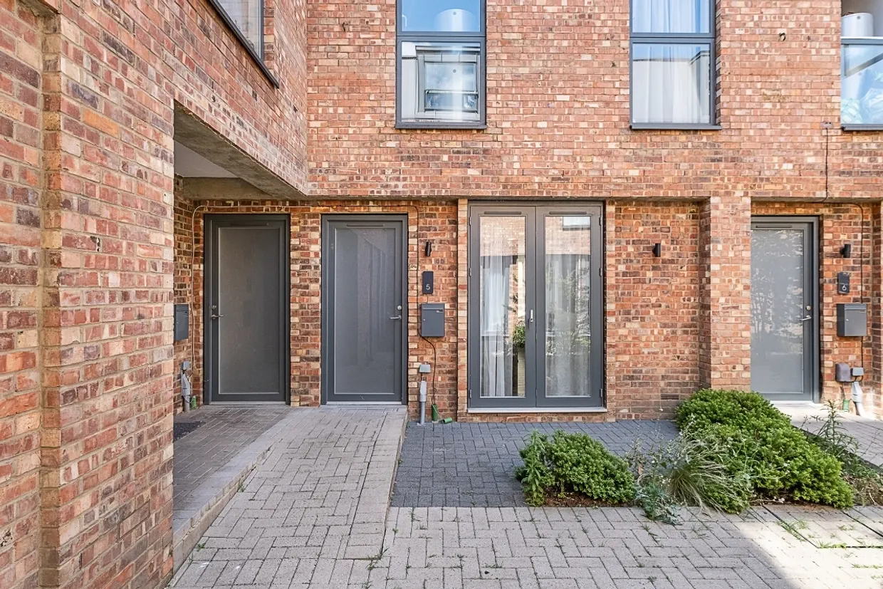 Wells Walk, E7 photo 7