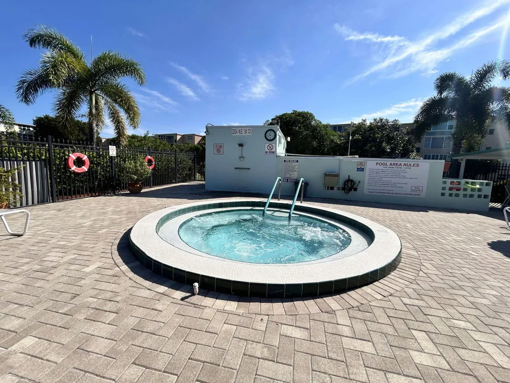 300 NE 26th Ave, Boynton Beach, FL 33435