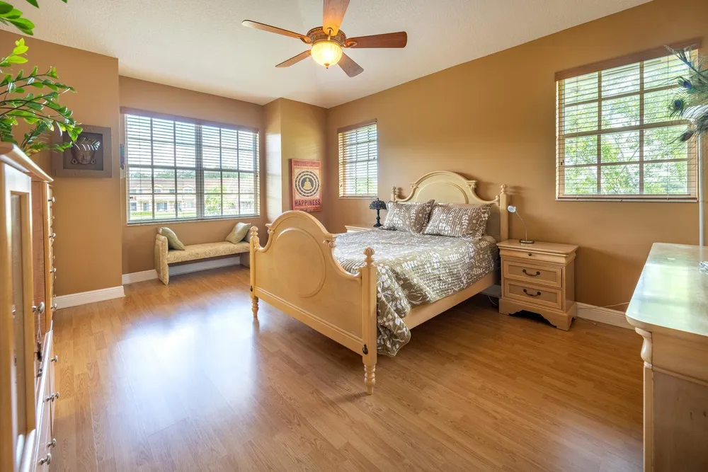 3501 Lakeside Dr, Davie, FL 33328