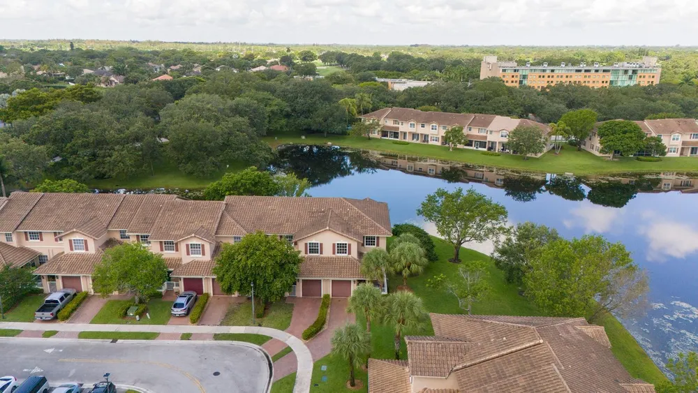 3501 Lakeside Dr, Davie, FL 33328