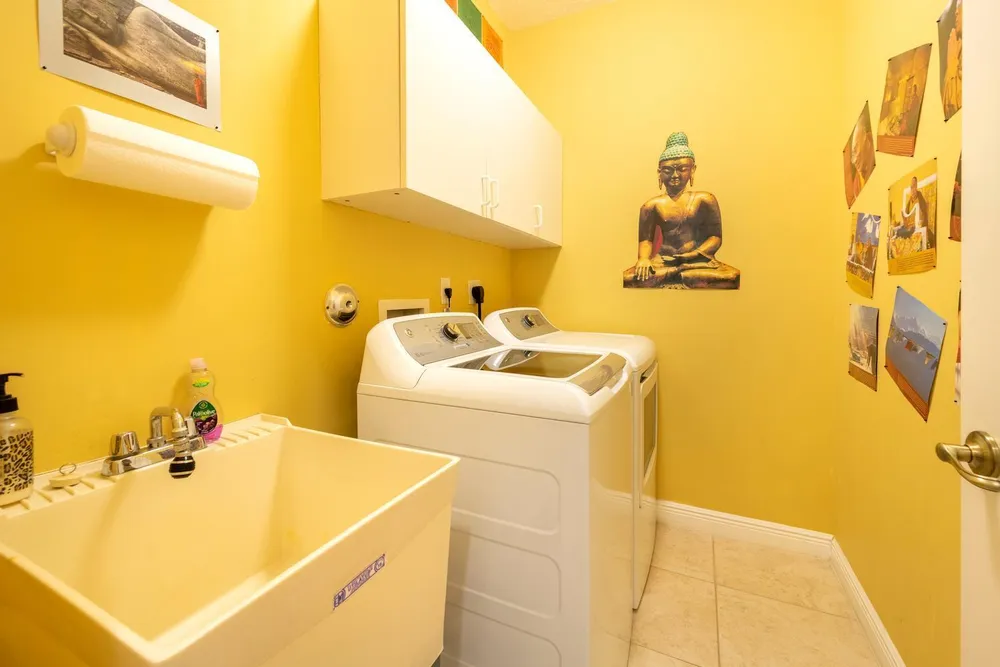 3501 Lakeside Dr, Davie, FL 33328