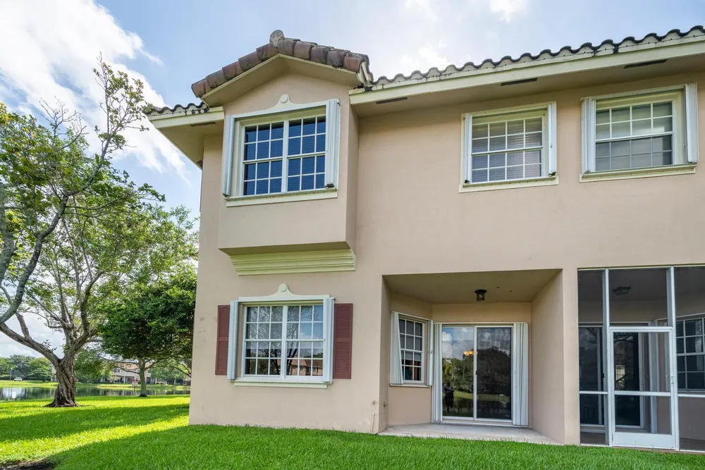 3501 Lakeside Dr, Davie, FL 33328
