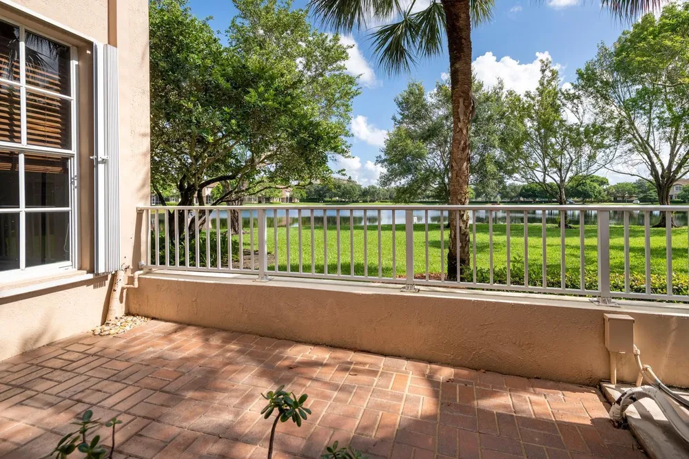 3501 Lakeside Dr, Davie, FL 33328