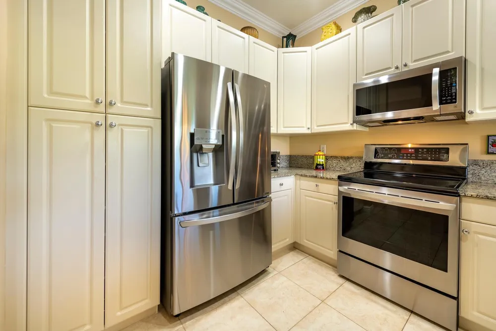 3501 Lakeside Dr, Davie, FL 33328