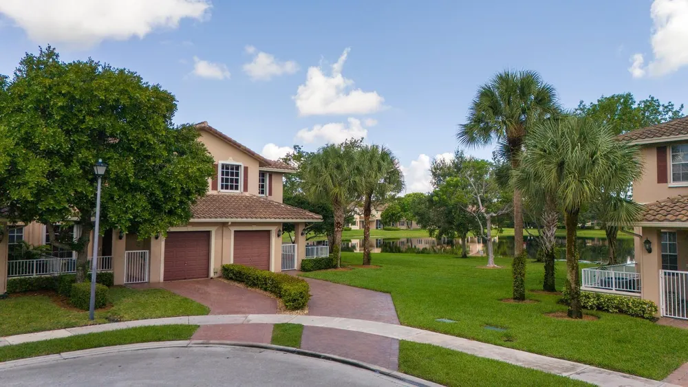 3501 Lakeside Dr, Davie, FL 33328