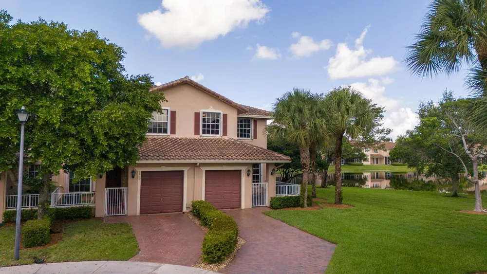 3501 Lakeside Dr, Davie, FL 33328