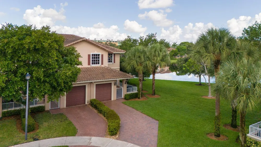 3501 Lakeside Dr, Davie, FL 33328