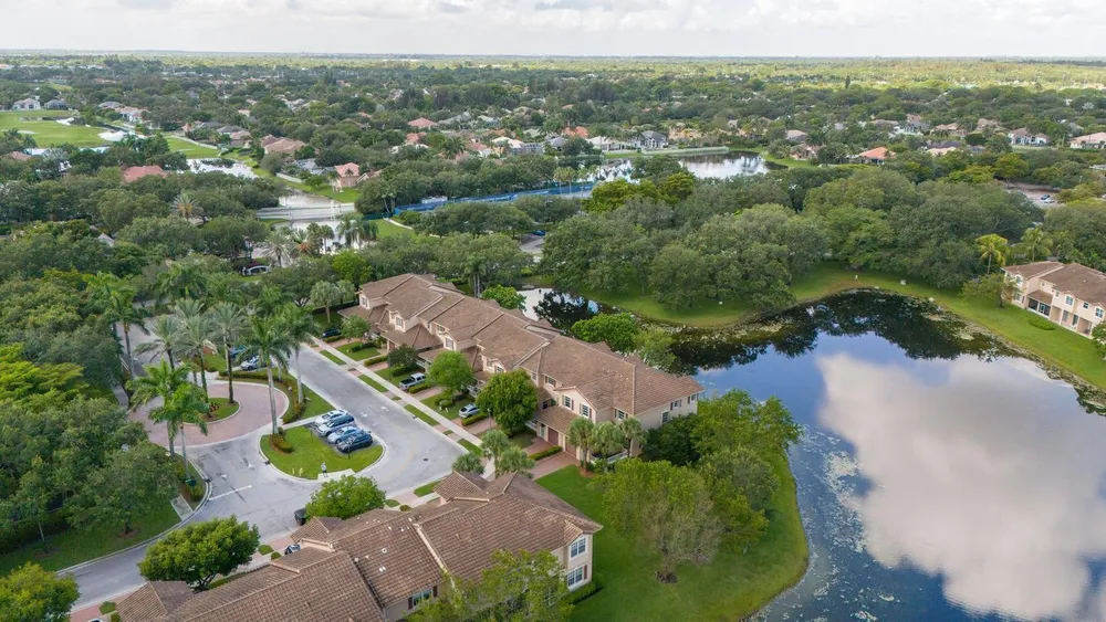 3501 Lakeside Dr, Davie, FL 33328