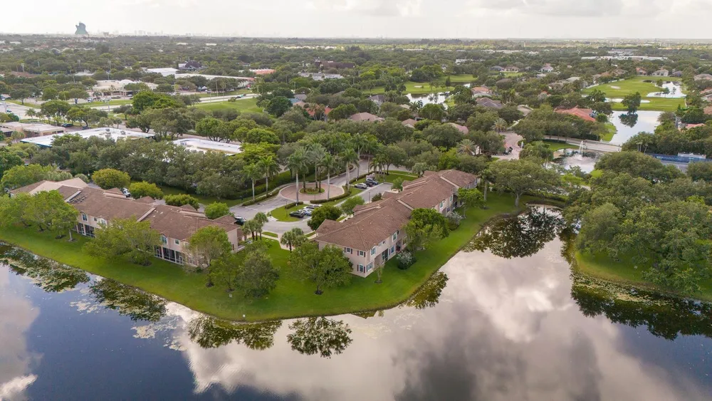 3501 Lakeside Dr, Davie, FL 33328