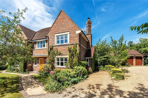 The Fairways, Redhill, RH1 photo 1
