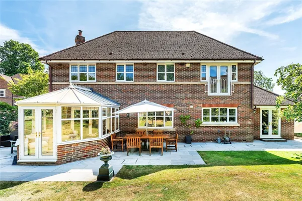 The Fairways, Redhill, RH1 photo 20