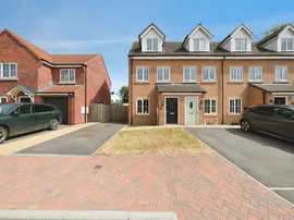 Almond Avenue, Barlborough, Chesterfield photo