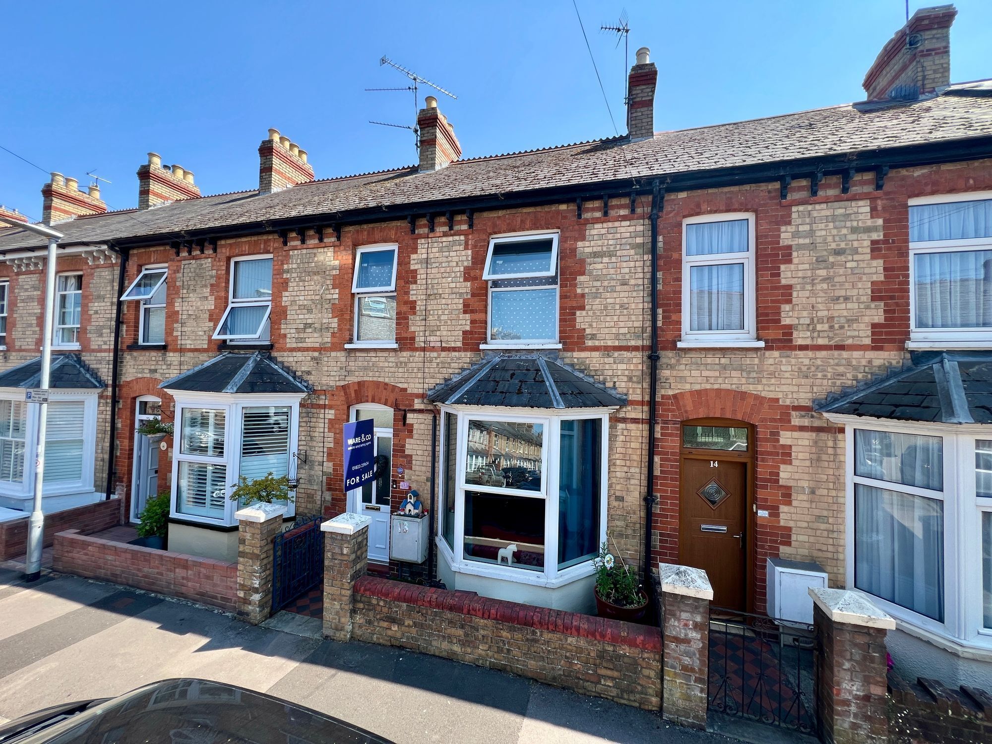 Stephen Street, Taunton - NO onward chain!! Image 1