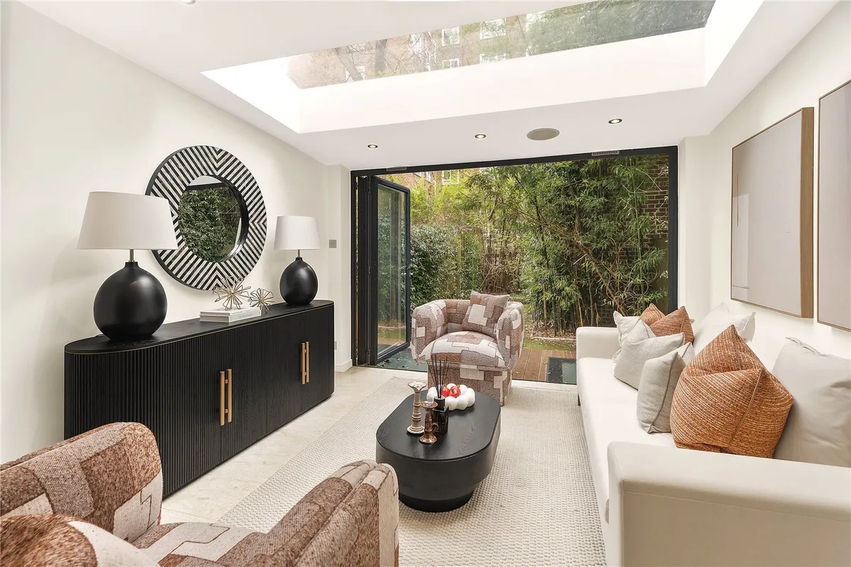 Holland Park Road, London, W14