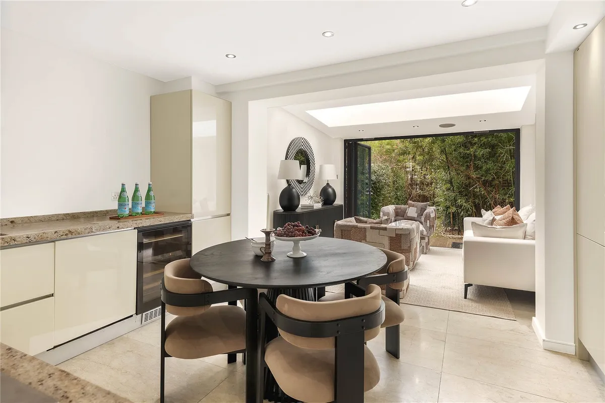Holland Park Road, London, W14