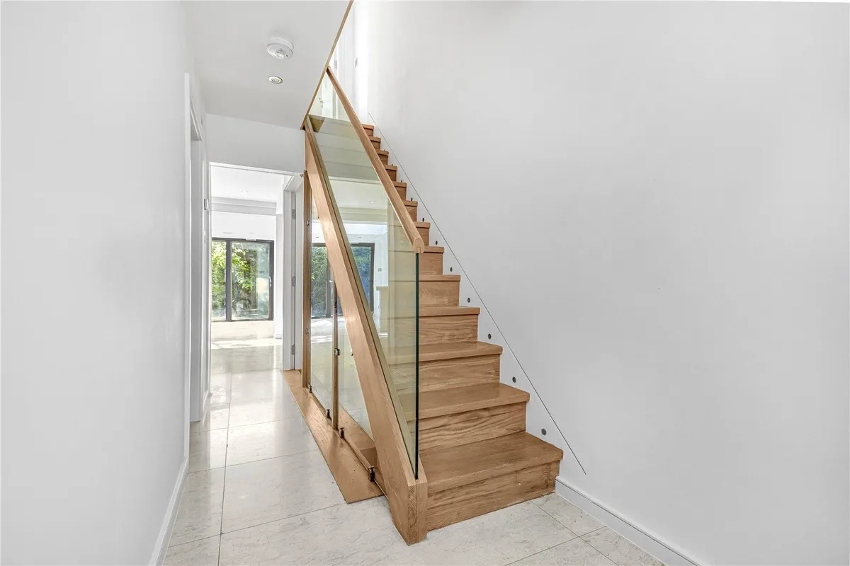 Holland Park Road, London, W14