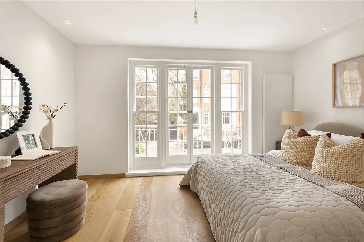 Holland Park Road, London, W14