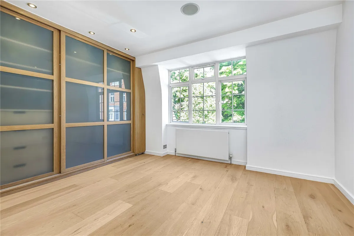 Holland Park Road, London, W14