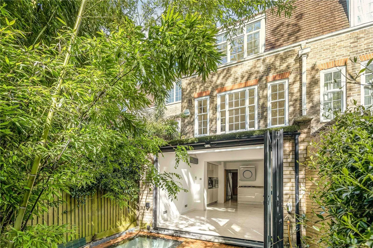 Holland Park Road, London, W14