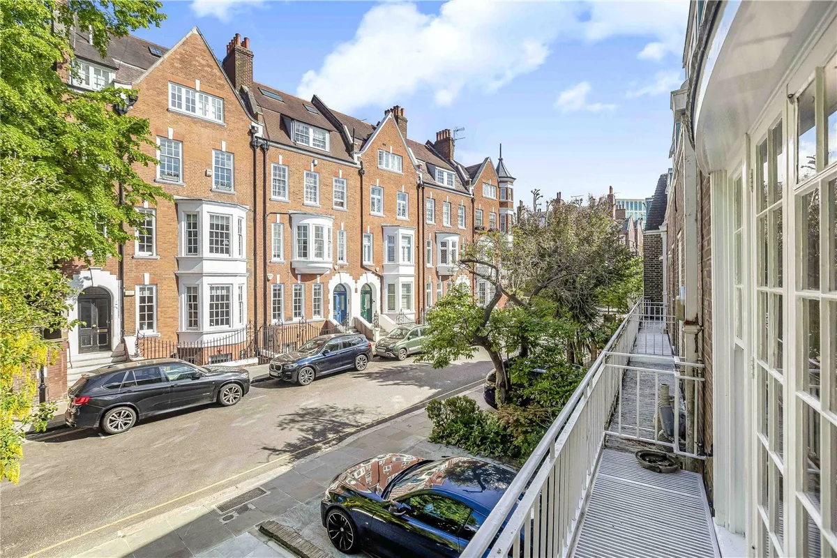 Holland Park Road, London, W14