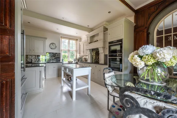 Broome Hall, Coldharbour, RH5 photo 2