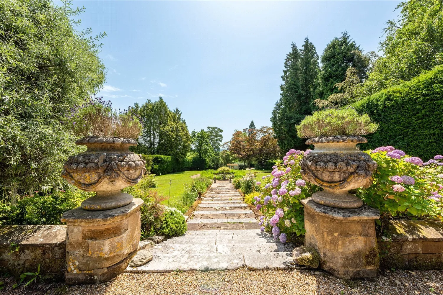 Broome Hall, Coldharbour, RH5 photo 5