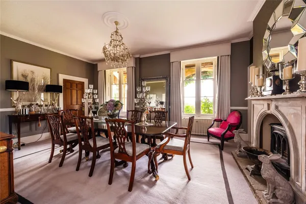 Broome Hall, Coldharbour, RH5 photo 8
