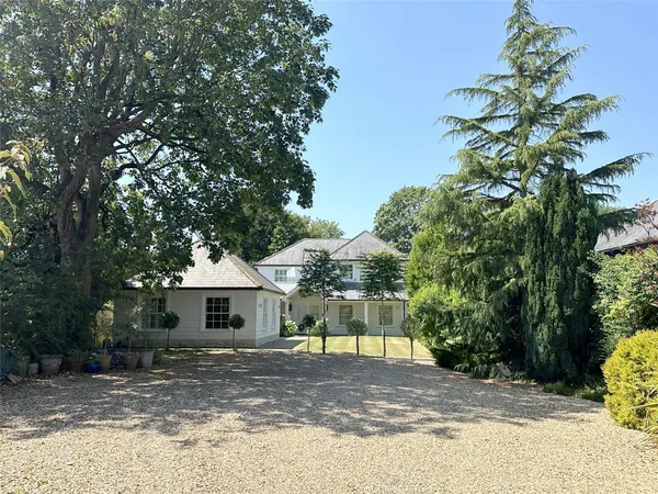 Chestnut Avenue, Chichester, PO19 photo 1