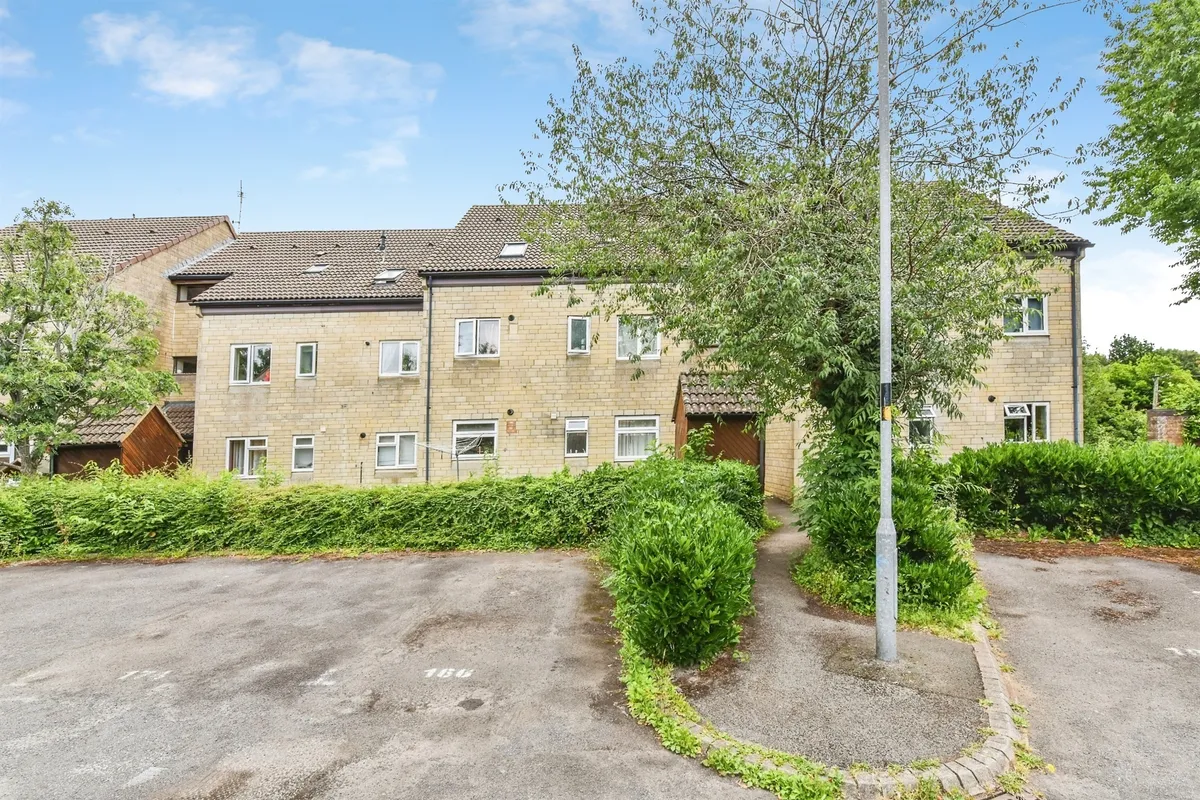 Charter Road, Chippenham