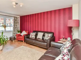 Walnut Drive, Chippenham thumb 2