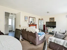 Meadow Road, Worthing thumb 3