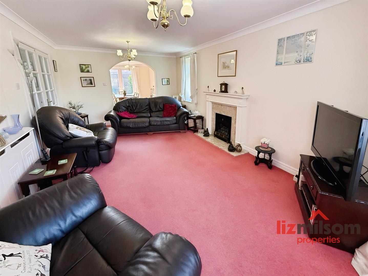 Almond Grove, Newhall, Swadlincote Image 3