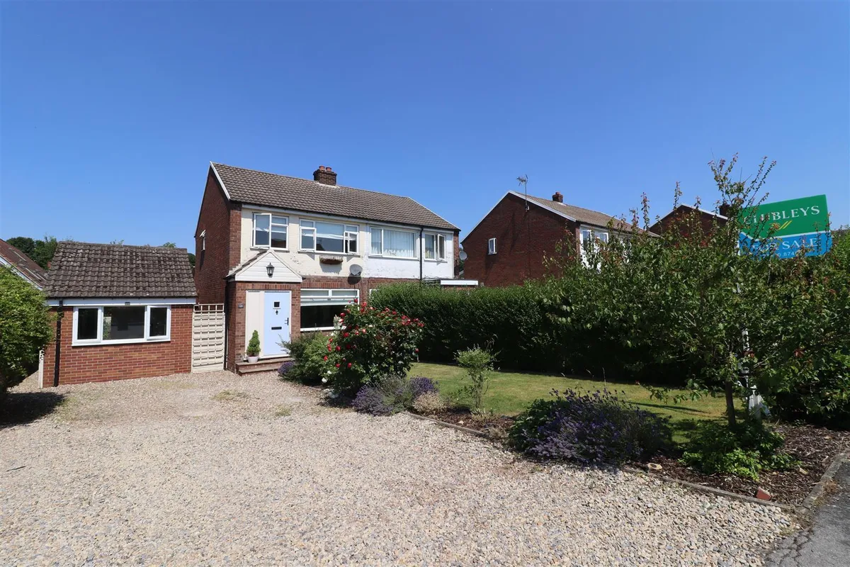 Woldgate, North Newbald