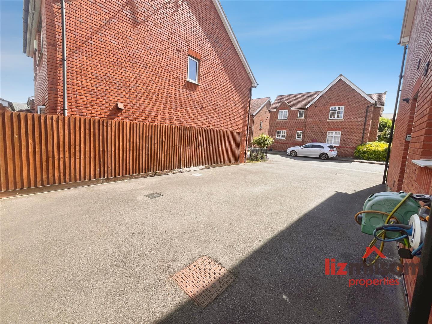 Newman Drive, Church Gresley, Swadlincote Image 36