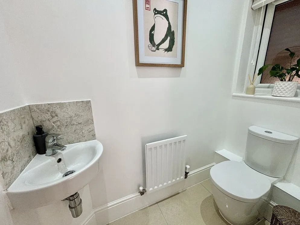 Property carousel item 12
