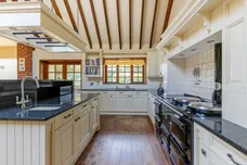 Weydown Road, Haslemere, GU27 photo 3