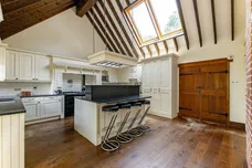 Weydown Road, Haslemere, GU27 photo 5