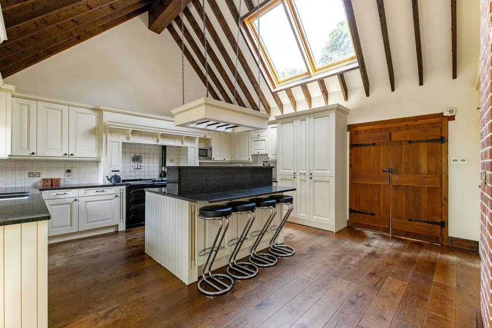 Weydown Road, Haslemere, GU27 photo 5