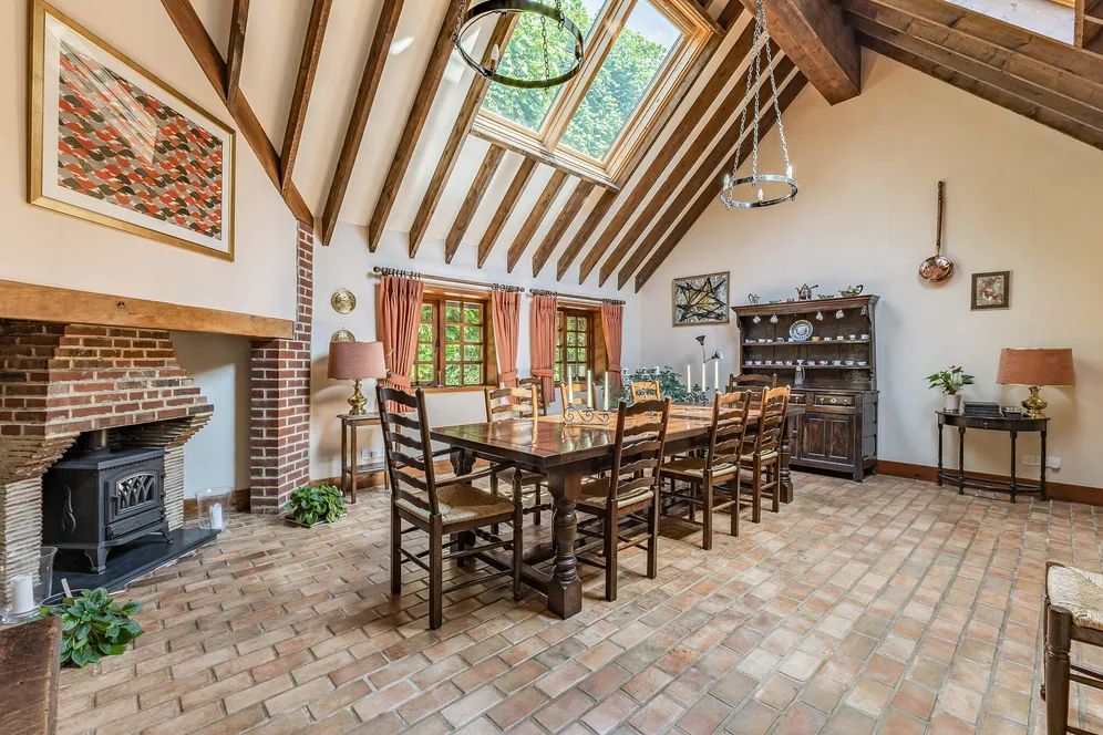 Weydown Road, Haslemere, GU27 photo 6