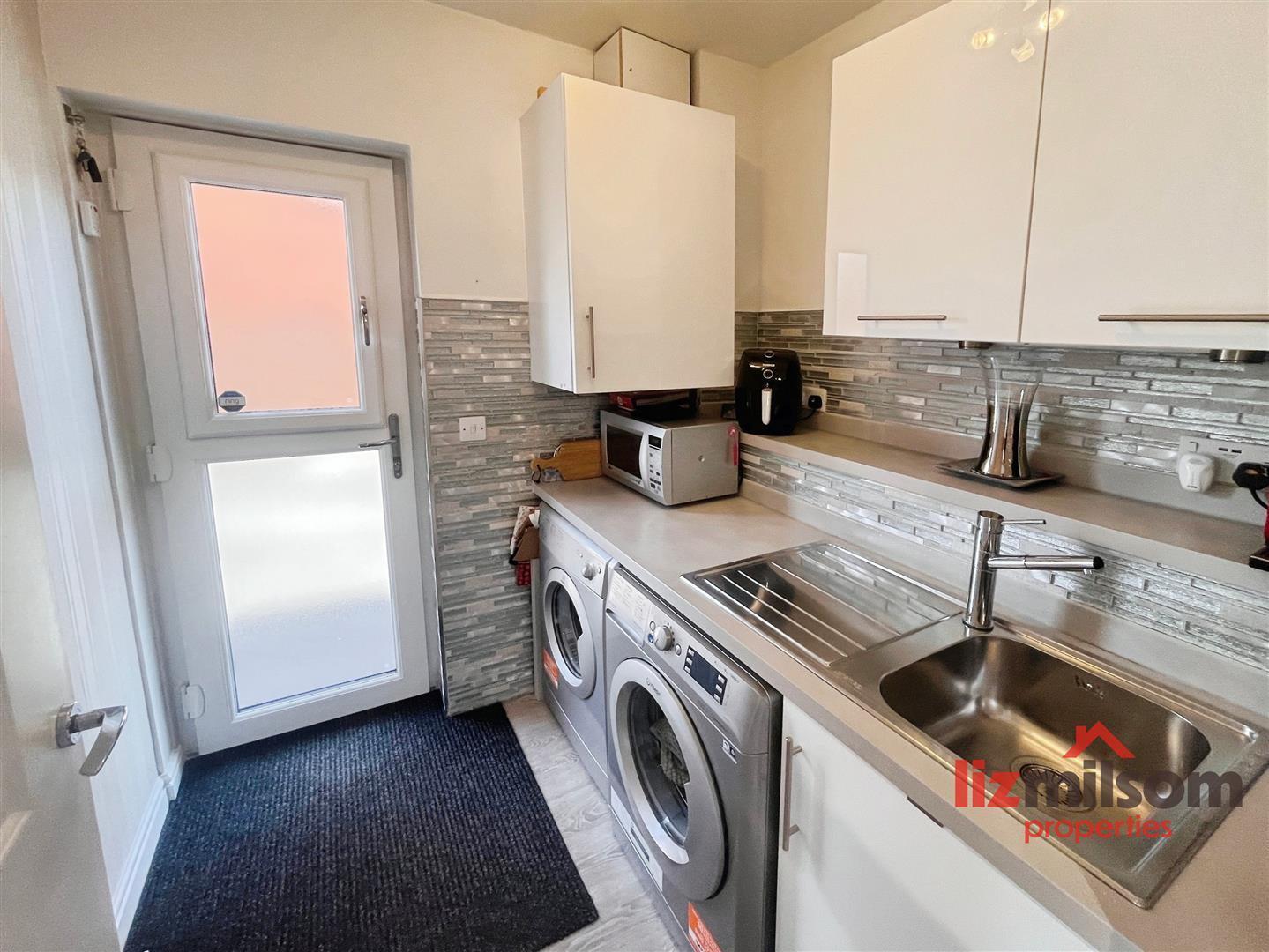 Newman Drive, Church Gresley, Swadlincote Image 9