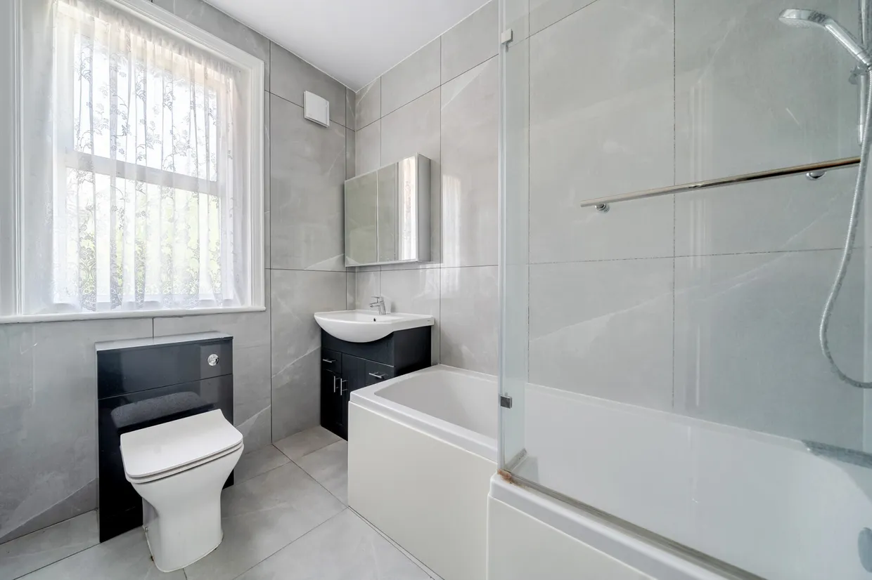 Salisbury Road, Farnborough, GU14 photo 15