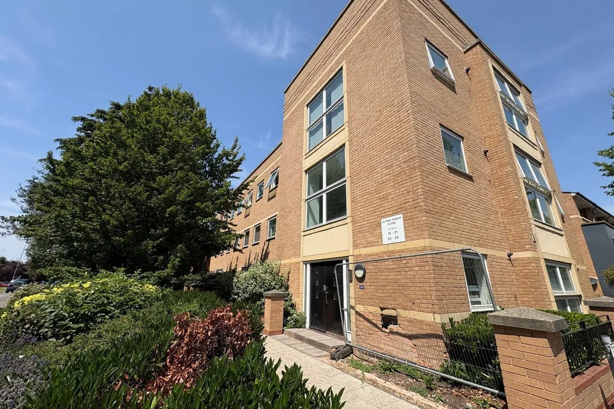 Alfred Knight Close, Duston, Northampton