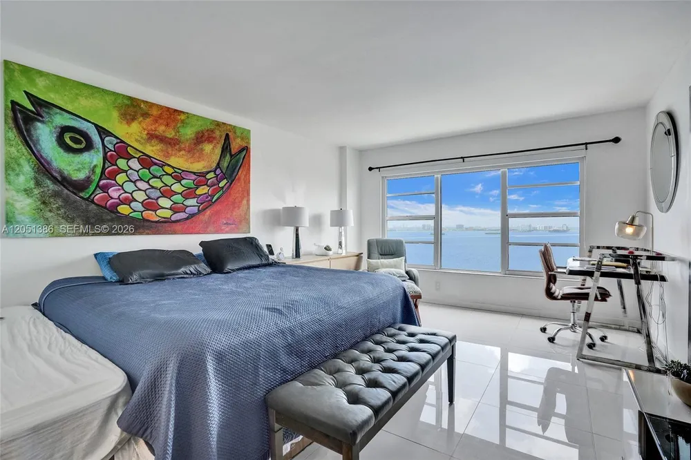 11111 Biscayne Blvd, Miami, FL 33181