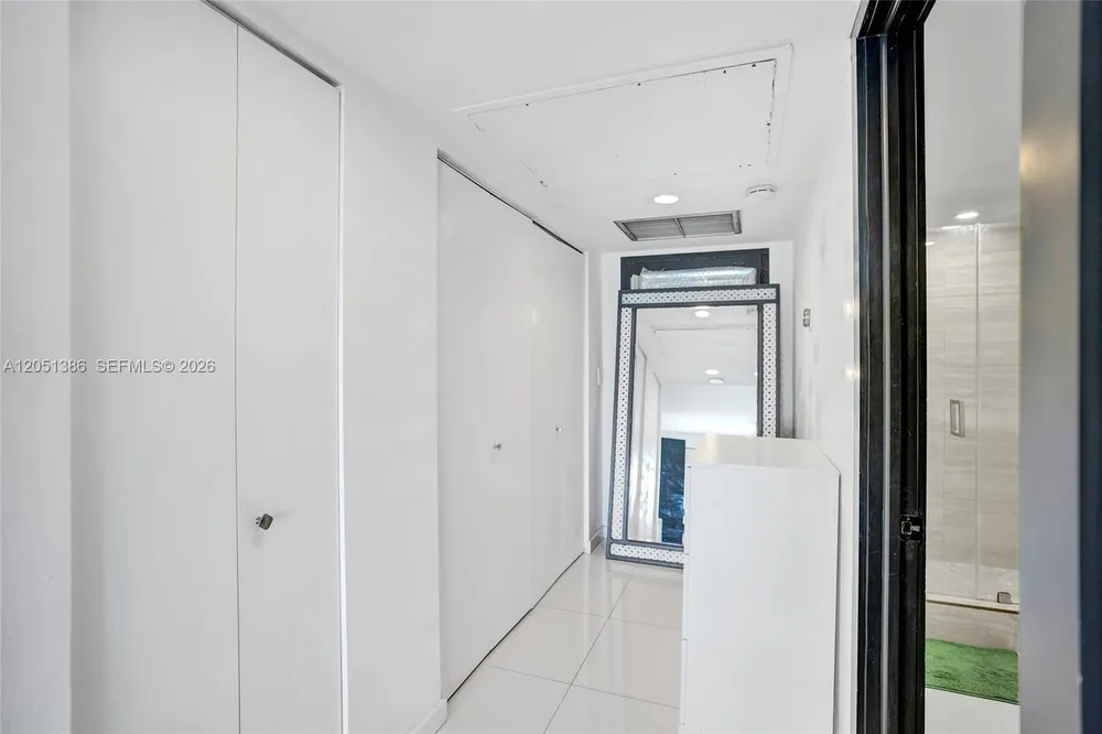 11111 Biscayne Blvd, Miami, FL 33181