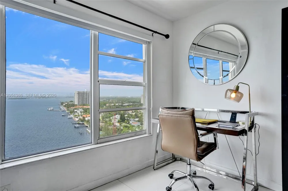 11111 Biscayne Blvd, Miami, FL 33181