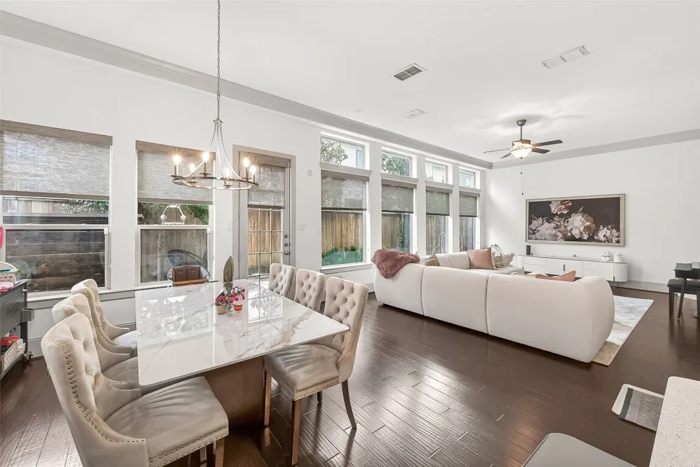 6703 Saxton Manor Ln, Houston, TX 77055